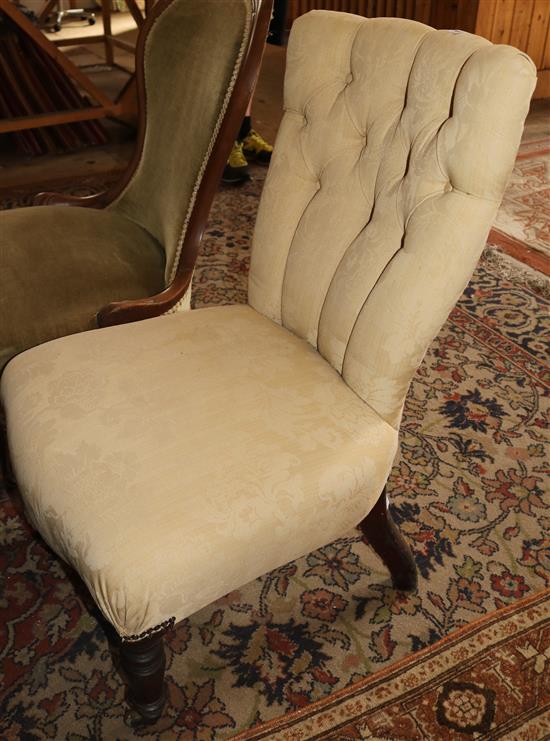 Victorian mahogany nursing chair(-)